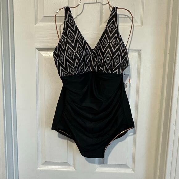 Women's Tummy Control Swimsuit One Piece Black Size 12 - Picture 2 of 6